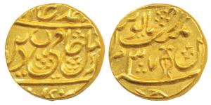 Najibabad Mint, Gold Mohur, 10.70g, in the name of Shah Alam II, AH (12)11/37, vertical fi