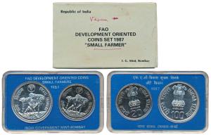 1987 Uncirculated Set, Small Farmers, set of 2, Rupees 20 and 100. In near immaculate cond