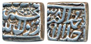 Akbar, Silver Square Rupee, 11.28g, mint name off flan, style that of Ujjain Mint, RY 38, 