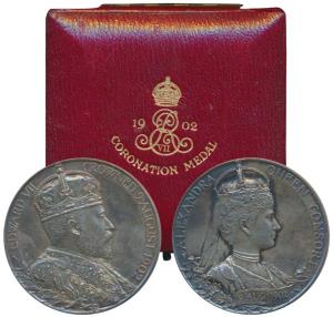 Edward VII Coronation Medal, Silver, 85.4g, obv. bust of the Emperor to right, rev. bust o