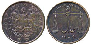 Copper ½ Anna, 12.62g, 1834, obv. coat of arms of the EIC and date below, rev. scales and 