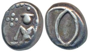 Silver 2 or Double Fanam, 1.86g, third issue, obv. large figure of Vishnu standing, rev. i