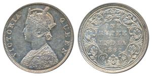 Victoria Queen, Silver Rupee, 1862, Madras Mint, B / II, slight changes in embroidery desi