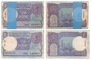 Rupee 1 bundle, 1985 & 1986, signed S. Venkitaraman, (J&R 6.1.10.2A). The first with graff