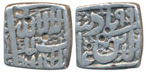 Akbar, Silver Square ½ Rupee, 5.51g, Mintless, Kalmia type, AH 991 (KM 61.1). Very Fine.