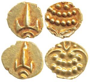 Marathas, Tanjavore, Venkoji, Gold Fanam (2), 0.33g & 0.35g, obv. Katar, rev. degenerate K