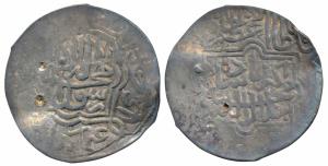 Akbar, Silver Shahrukhi, 4.70g, Lahore Mint but worn out, AH 963, obv. legend within doubl