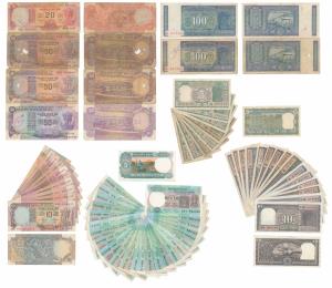 Assorted lot, Rupees 5 (57), Rupees 10 (66), Rupees 20, Rupees 50 (3) and Rupees 100 (2) a