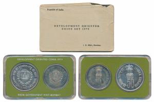1979 Uncirculated Set, Happy Child Nation’s Pride, set of 2, Rupees 10 and 50. Within orig