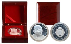 Malta, Silver 500 Lira, 31.1g, 2004, Mahatma Gandhi, obv. Seal of the Order of Malta; rev.