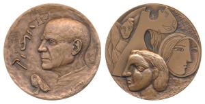 Pablo Picasso, Bronze 107g, obv. Picasso, with Dove of Peace; rev. a collage of his muse. 