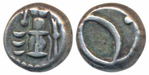 Silver 2 or Double Fanam, 1.86g, third issue, obv. large figure of Vishnu standing, rev. i