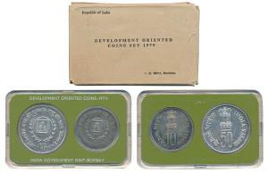 1979 Uncirculated Set, Happy Child Nation’s Pride, set of 2, Rupees 10 and 50. Within orig
