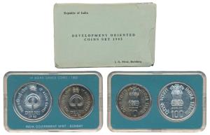1982 Uncirculated Set, IX Asian Games, Delhi, set of 2, Rupees 10 and 100. In near immacul