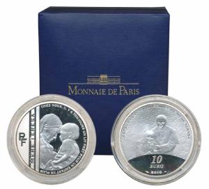 France, Mother Teresa, Silver 10 Euros, 22.2g, 2010, Mother Teresa holding a child on obv.