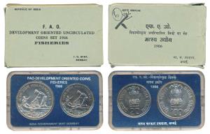 1986 Uncirculated Set, Fisheries, set of 2, Rupees 20 and 100. In near immaculate conditio