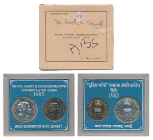 1985 Uncirculated Set, Death of Indira Gandhi, set of 2, Rupees 20 and 100. In near immacu