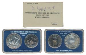 1986 Uncirculated Set, Fisheries, set of 2, Rupees 20 and 100. In near immaculate conditio