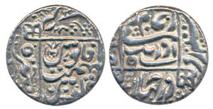 Aurangzeb, Silver Rupee, 11.28g, Junagarh / Junagadh Mint, legend within square area (KM 3