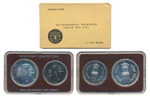 1981 Uncirculated Set, World Food Day, set of 2, Rupees 10 and 100. In immaculate conditio